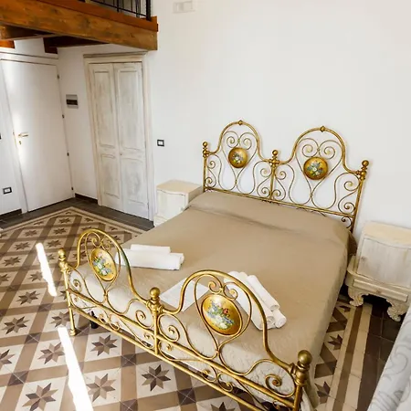 شقة فندقية Dimore Casalesalento 4*
