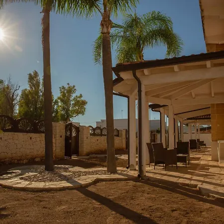 Dimore Casalesalento Lägenhetshotell 4*